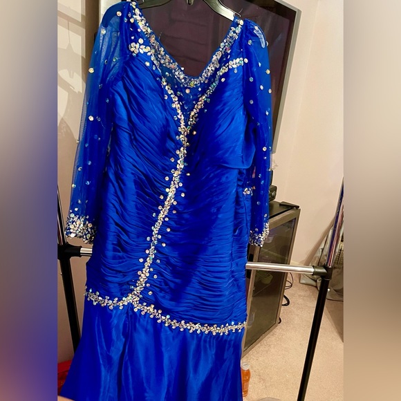 Custom Made 20/22 Plus Size Rhinestones Sequin Mesh Formal Gown with Train - Picture 4 of 5